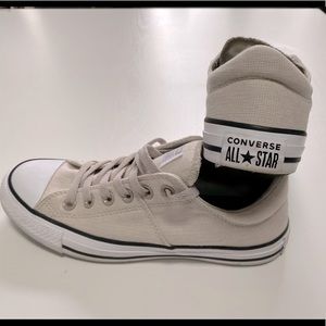 Women’s Converse All Stars hardly worn
